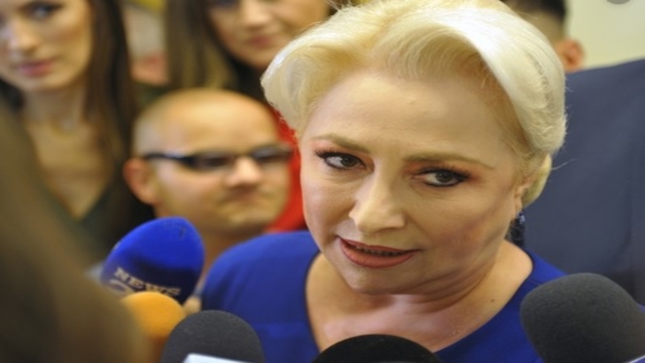 Dăncilă, campanie cu cățel și...soț(Video)